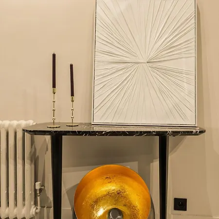 Apartament Champs-Elysees Studio With Air Conditioning 4 People Paryż