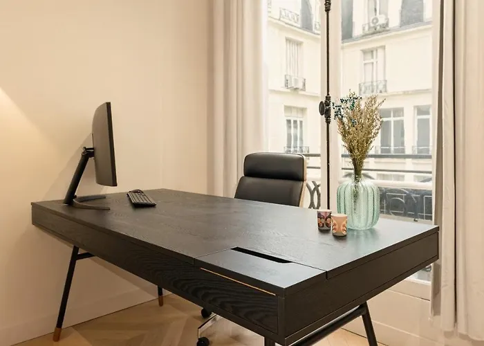 Champs-elysees With Air Conditioning And Office * Paris