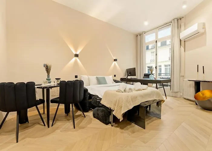Champs-elysees With Air Conditioning And Office Lägenhet Paris